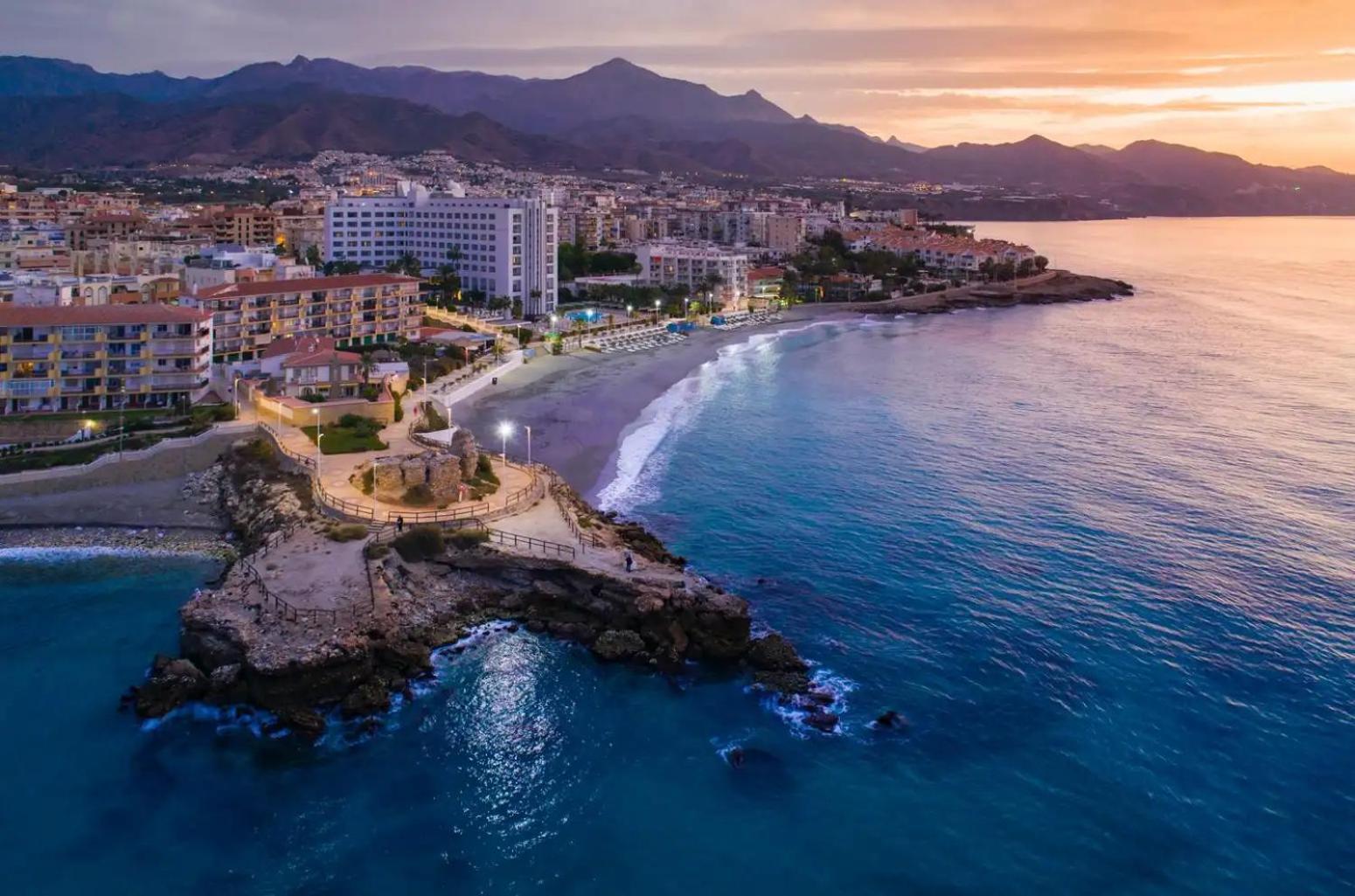 Apartamento En El Centro De Nerja Luaran gambar