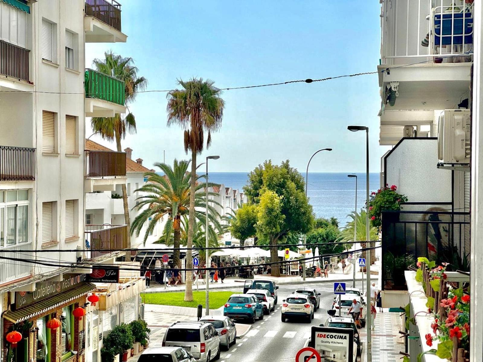 Apartamento En El Centro De Nerja Luaran gambar
